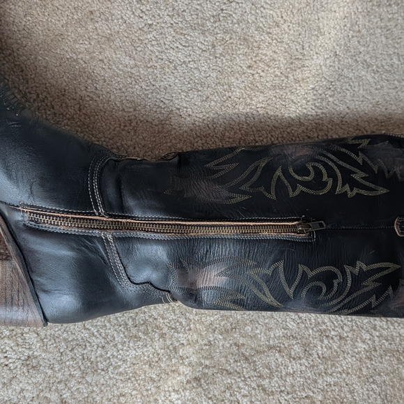 Freebird Black and Tan Patterned Heeled Boots - Picture 4 of 4